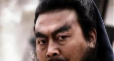 以巅峰赵云单挑吕布出装攻略（剑指华丽虎将，赵云如何凭借出色出装击败吕布）